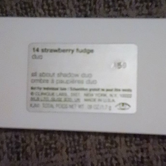 Clinique eyeshadow - Picture 3 of 3